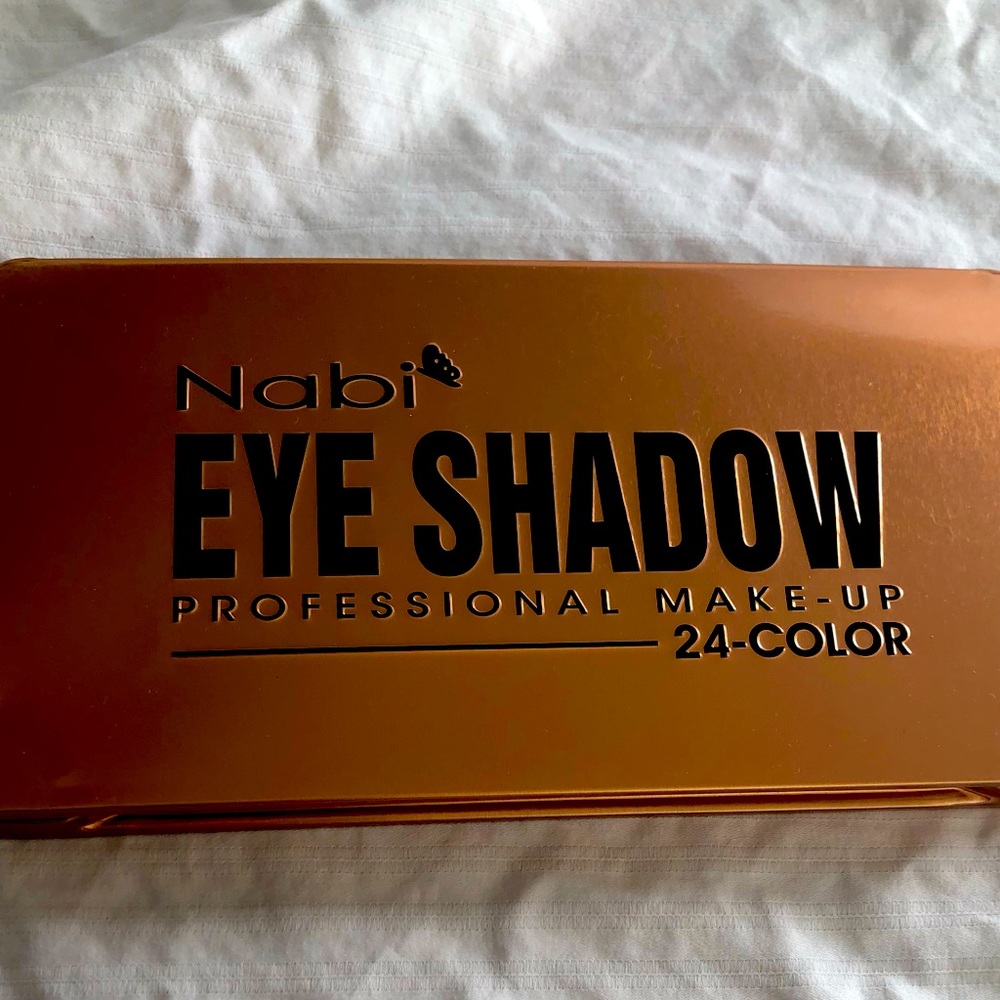 Nabi 24 Color Eyeshadow